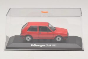 Volkswagen Golf GTI Mk2 Vermelho Maxichamps 1:43 940054121 Metal - imagem 4 de 5