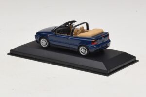 Volkswagen Golf Mk4 Cabriolet Azul Edição Concessionário Minichamps 1:43 GOLF005 Metal - imagem 3 de 5
