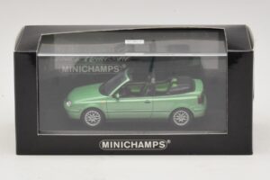 Volkswagen Golf Mk4 Cabriolet Verde Metálico Minichamps 1:43 430058335 Metal - imagem 5 de 5