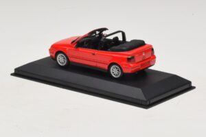 Volkswagen Golf Mk4 Cabriolet Vermelho Edição Concessionário Minichamps 1:43 GOLF006 Metal - imagem 3 de 5