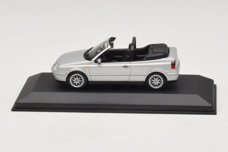 Volkswagen Golf Mk4 Cabriolet Prata Edição Concessionário Minichamps 1:43 GOLF004 Metal