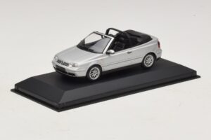 Volkswagen Golf Mk4 Cabriolet Prata Edição Concessionário Minichamps 1:43 GOLF004 Metal - imagem 2 de 5