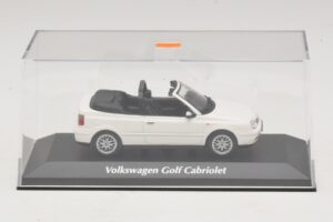Volkswagen Golf Mk4 Cabriolet Branco Maxichamps 1:43 940058330 Metal - imagem 4 de 5