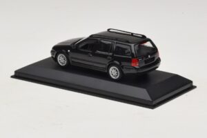 Volkswagen Golf Mk4 Variant Sport Highline BBS Edition Preto Caixa De Substituição Minichamps 1:43 GOLF008-R1 Metal - imagem 3 de 5