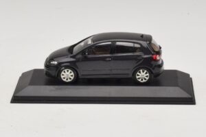 Volkswagen Golf Plus Mk5 Preto Minichamps 1:43 GOLF007 Metal