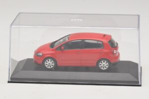Volkswagen Golf Plus Mk5 Tornado Red Caixa De Substituição Minichamps 1:43 821911110-R1 Metal - imagem 4 de 5