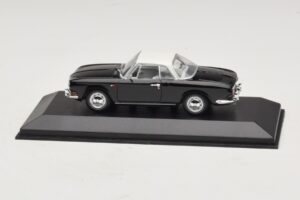 Volkswagen Karmann Ghia Preto com tejadilho branco Minichamps 1:43 430050224 Metal