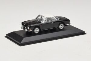 Volkswagen Karmann Ghia Preto com tejadilho branco Minichamps 1:43 430050224 Metal - imagem 2 de 5