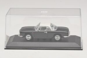 Volkswagen Karmann Ghia Preto com tejadilho branco Minichamps 1:43 430050224 Metal - imagem 4 de 5