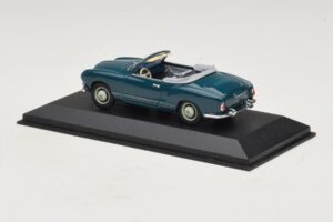 Volkswagen Karmann Ghia Cabriolet Azul Escuro Minichamps 1:43 GHIA001 Metal - imagem 3 de 5