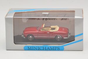 Volkswagen Karmann Ghia Cabriolet Vermelho Escuro Minichamps 1:43 5032 Metal - imagem 5 de 5