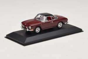 Volkswagen Karmann Ghia Vermelho Com Teto Preto Minichamps 1:43 GHIA002 Metal - imagem 2 de 5