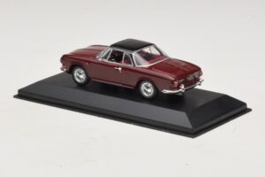 Volkswagen Karmann Ghia Vermelho Com Teto Preto Minichamps 1:43 GHIA002 Metal - imagem 3 de 5