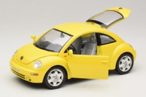 Volkswagen New Beetle A4 Amarelo Bburago 1:18 3302 Metal - imagem 2 de 8