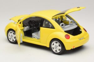 Volkswagen New Beetle A4 Amarelo Bburago 1:18 3302 Metal - imagem 5 de 8
