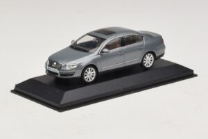 Volkswagen Passat B6 Cinzento Metálico Minichamps 1:43 PASSAT006 Metal - imagem 2 de 5