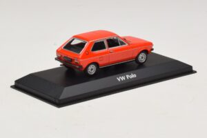 Volkswagen Polo Mk1 Vermelho Maxichamps 1:43 940050500 Metal - imagem 2 de 5