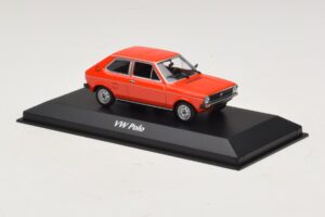 Volkswagen Polo Mk1 Vermelho Maxichamps 1:43 940050500 Metal - imagem 3 de 5