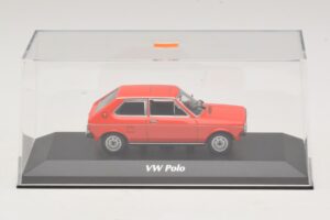 Volkswagen Polo Mk1 Vermelho Maxichamps 1:43 940050500 Metal - imagem 4 de 5