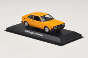 Volkswagen Scirocco Mk1 Amarelo Maxichamps 1:43 940050424 Metal - imagem 3 de 5