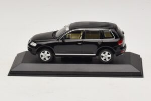 Volkswagen Touareg 7L Preto Minichamps 1:43 TOUAREG002 Metal
