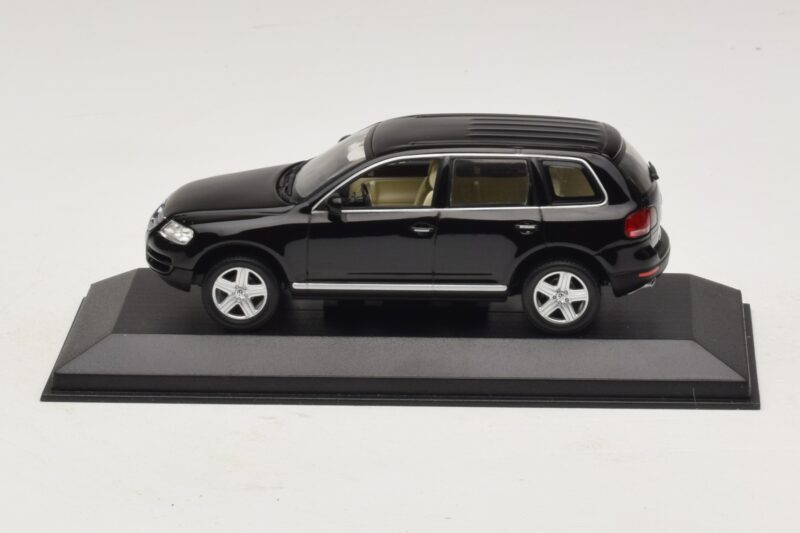 Volkswagen Touareg 7L Preto Minichamps 1:43 TOUAREG002 Metal