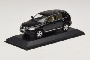 Volkswagen Touareg 7L Preto Minichamps 1:43 TOUAREG002 Metal - imagem 2 de 5