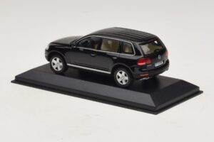 Volkswagen Touareg 7L Preto Minichamps 1:43 TOUAREG002 Metal - imagem 3 de 5