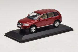 Volkswagen Touareg 7L Vermelho Minichamps 1:43 TOUAREG003 Metal - imagem 2 de 5