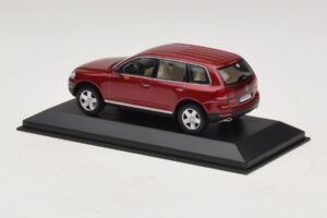 Volkswagen Touareg 7L Vermelho Minichamps 1:43 TOUAREG003 Metal - imagem 3 de 5