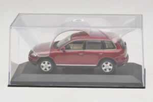 Volkswagen Touareg 7L Vermelho Minichamps 1:43 TOUAREG003 Metal - imagem 4 de 5