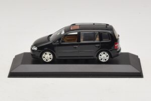 Volkswagen Touran 1T Preto Minichamps 1:43 TOURAN005 Metal