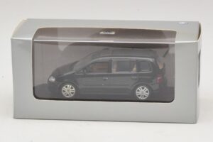 Volkswagen Touran 1T Preto Minichamps 1:43 TOURAN005 Metal - imagem 5 de 5