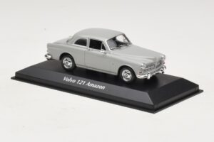Volvo 121 Amazon Cinzento Maxichamps 1:43 940171000 Metal - imagem 3 de 5