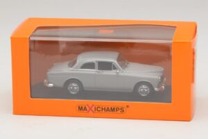Volvo 121 Amazon Cinzento Maxichamps 1:43 940171000 Metal - imagem 5 de 5