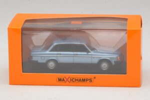 Volvo 240 GL Blue Metallic Maxichamps 1:43 940171400 Metal - imagem 5 de 5