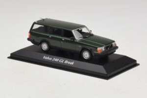 Volvo 240 GL Carrinha Verde Escuro Maxichamps 1:43 940171411 Metal - imagem 3 de 5