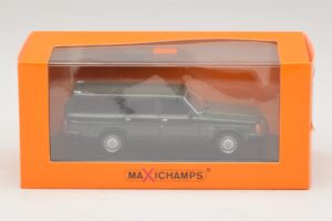 Volvo 240 GL Carrinha Verde Escuro Maxichamps 1:43 940171411 Metal - imagem 5 de 5